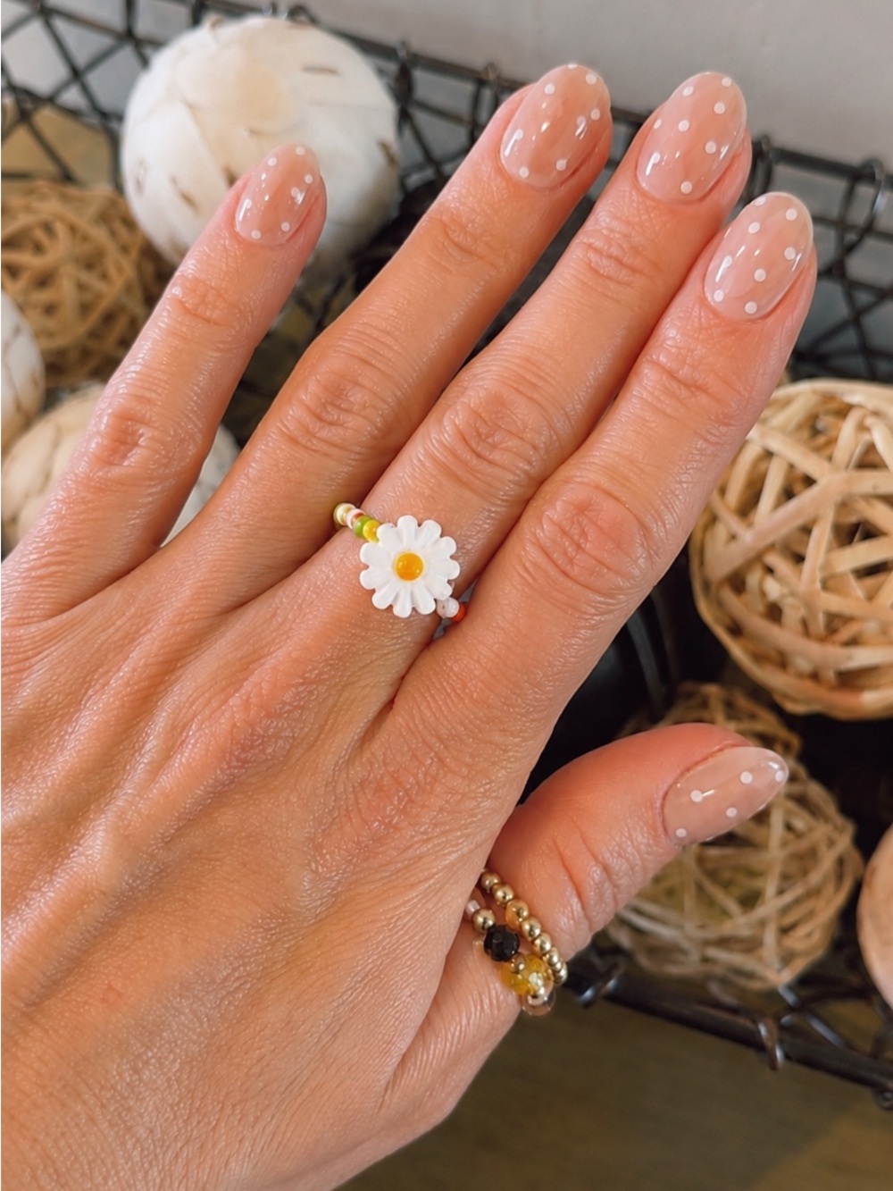Daisy Bead Ring - White & Yellow Flower Accent
